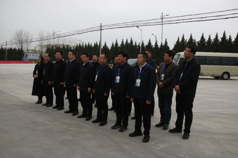 区人大常委会视察全区加力实施“六…